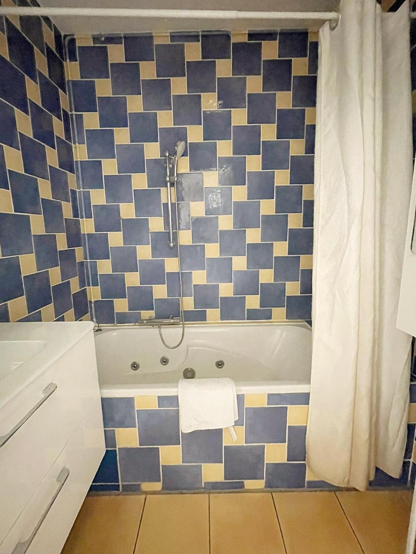Superbe Apart 2 Rooms Lumineaux Parking Casa リヨン エクステリア 写真